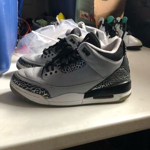 Wolf grey 3’s size 9